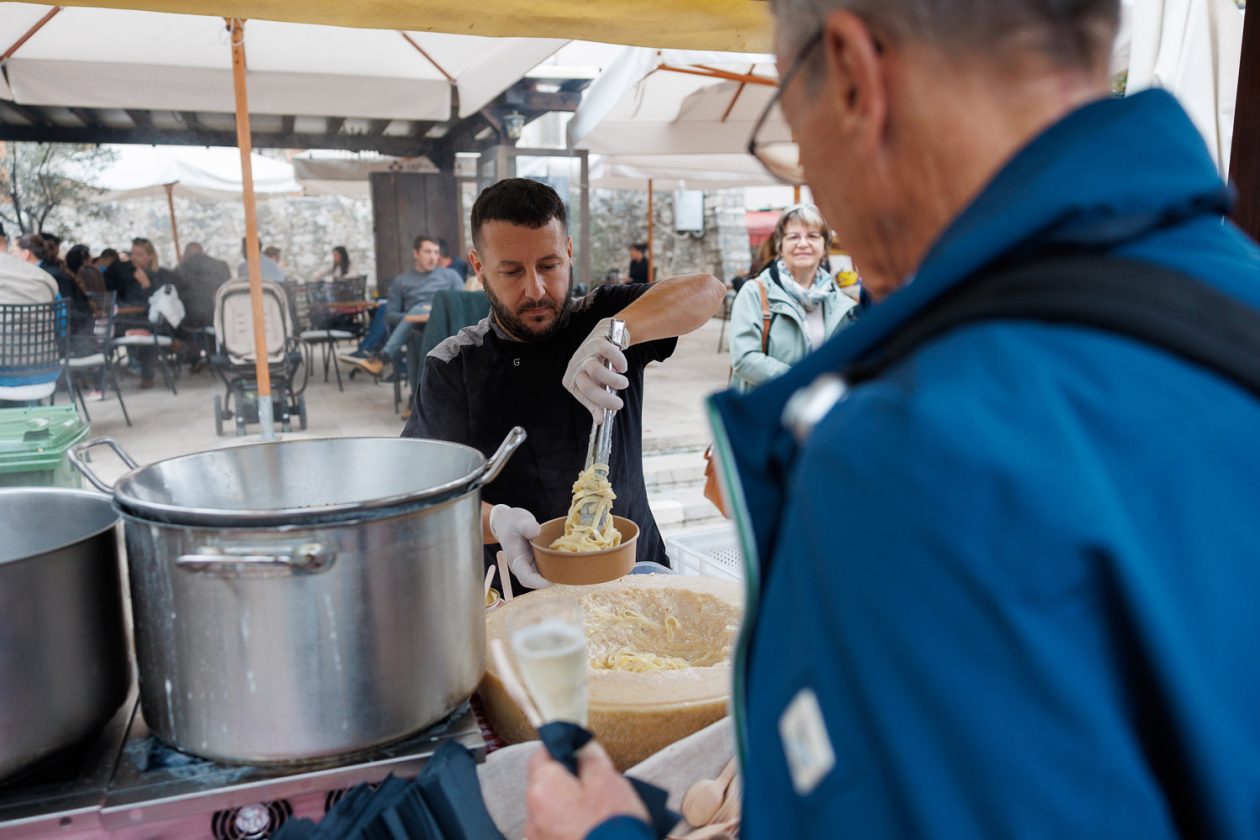 Đir po gradu, subotnja špica, 25. listopada 2025. Đir po gradu, subotnja špica, 25. listopada 2025.