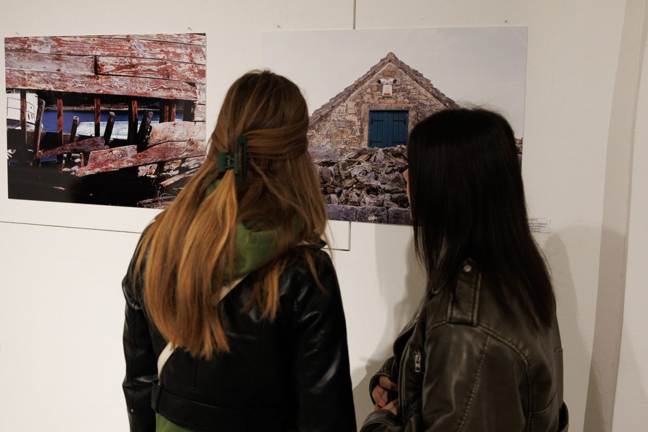 Međunarodna izložba najboljih fotografija pristiglih na natječaj “Pogledaj Mediteran” otvorena u Kneževoj palači