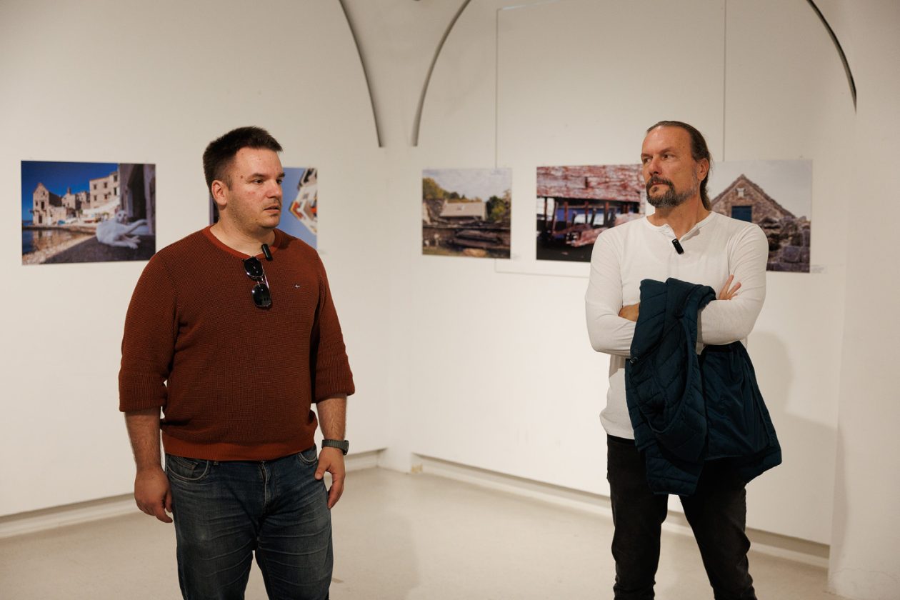 Međunarodna izložba najboljih fotografija pristiglih na natječaj “Pogledaj Mediteran” otvorena u Kneževoj palači
