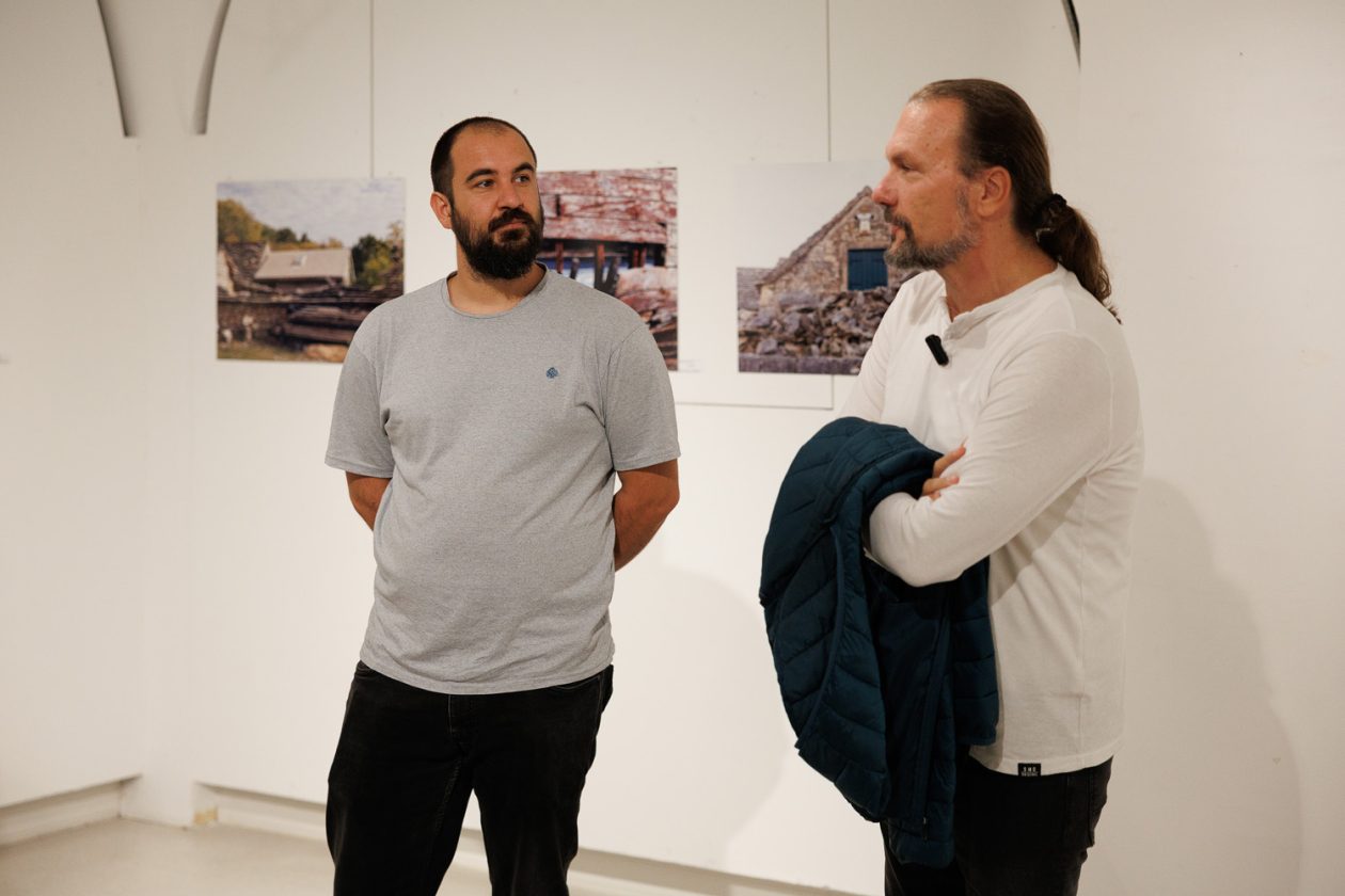 Međunarodna izložba najboljih fotografija pristiglih na natječaj “Pogledaj Mediteran” otvorena u Kneževoj palači