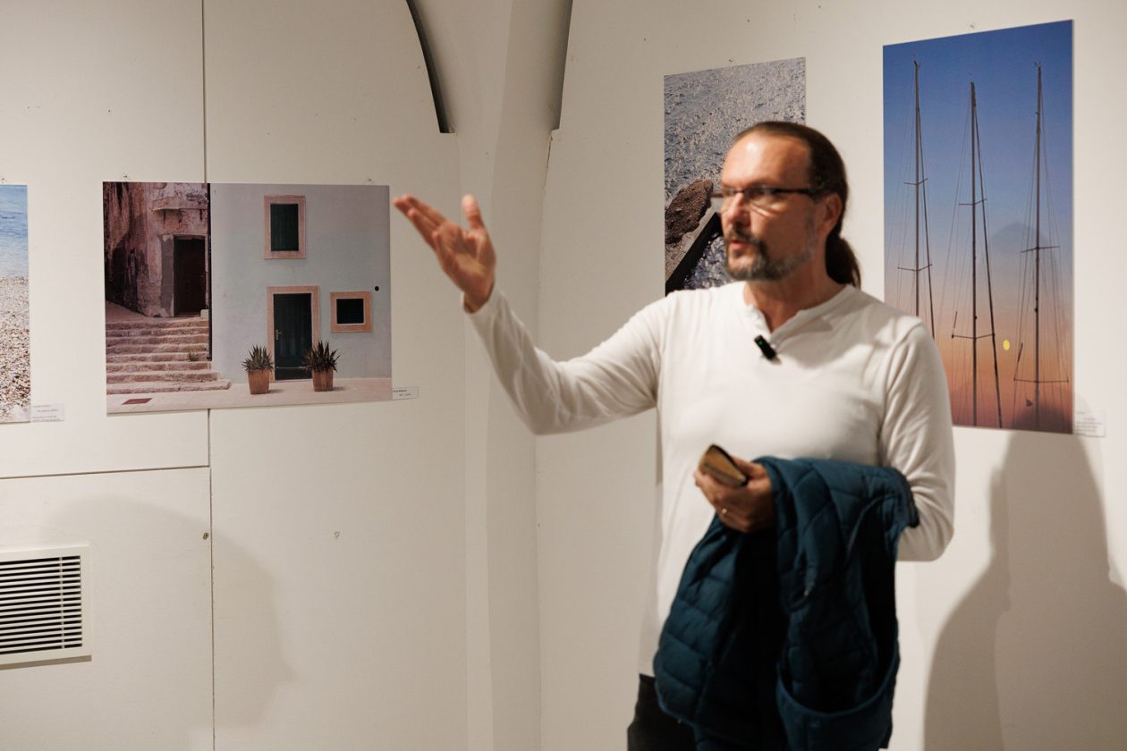 Međunarodna izložba najboljih fotografija pristiglih na natječaj “Pogledaj Mediteran” otvorena u Kneževoj palači