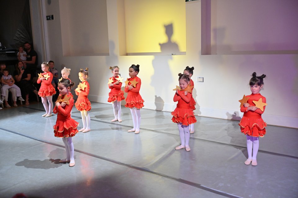 Baletna udruga Pirueta predstavila je premijerno Gala večer 15. godisnjicu dijelovanja na Zadarskoj plesnoj sceni (12)