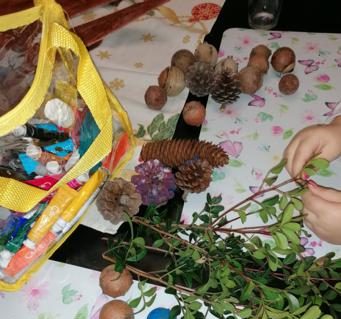 Božićne-radionice bozicni ukrasi blagdani advent ilustracija