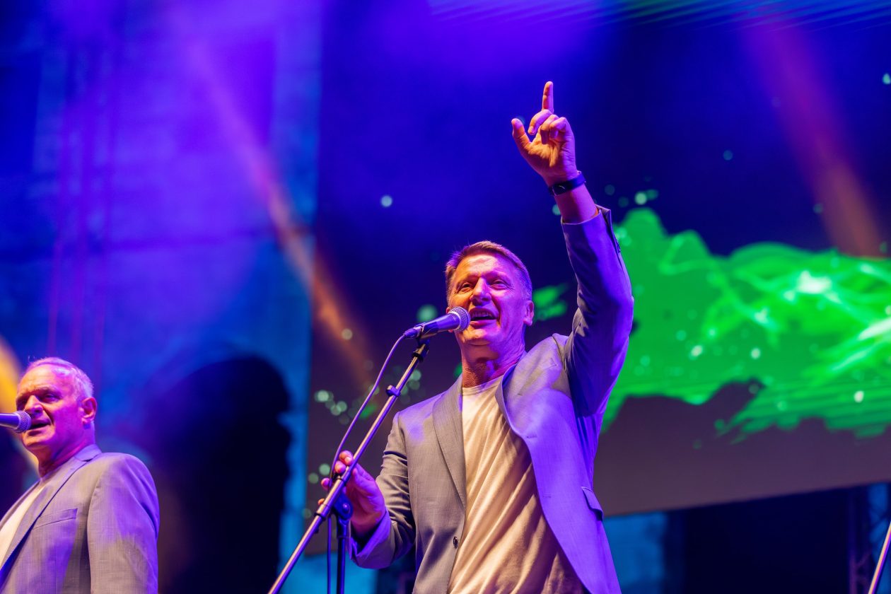 Bralić i Klapa Intrade nastupili u Pulskoj Areni (2) Bralić i Klapa Intrade nastupili u Pulskoj Areni (2)