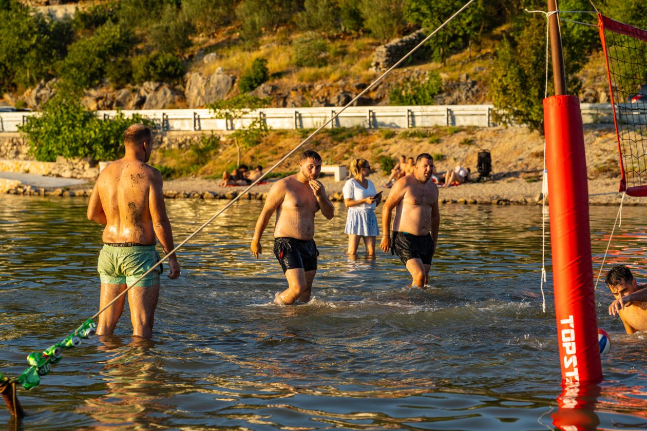 Odbojka u moru i skokovi u Maslenici oduševili posjetitelje