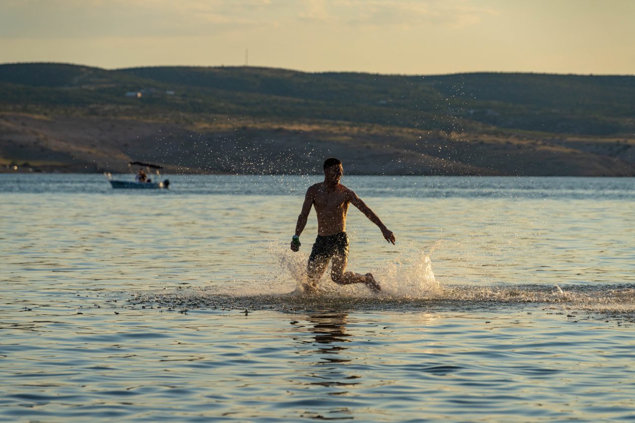 Odbojka u moru i skokovi u Maslenici oduševili posjetitelje