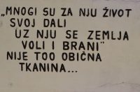Vukšić zapalio svijeće u znak sjećanja za Vukovar i Škabrnju Vukšić zapalio svijeće u znak sjećanja za Vukovar i Škabrnju