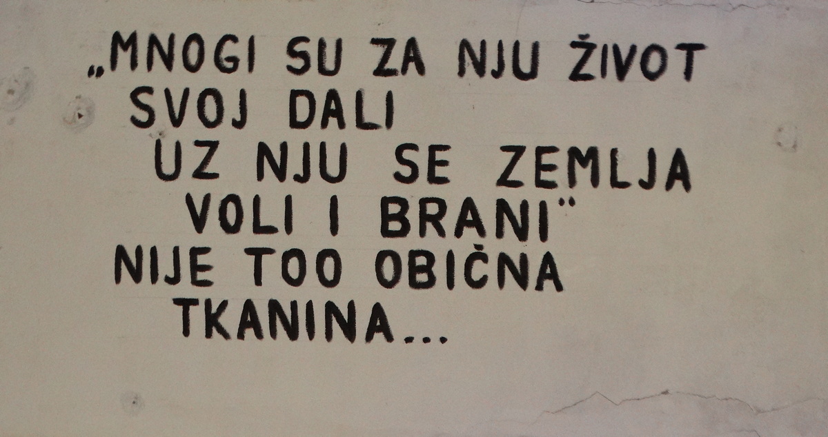 Vukšić zapalio svijeće u znak sjećanja za Vukovar i Škabrnju Vukšić zapalio svijeće u znak sjećanja za Vukovar i Škabrnju