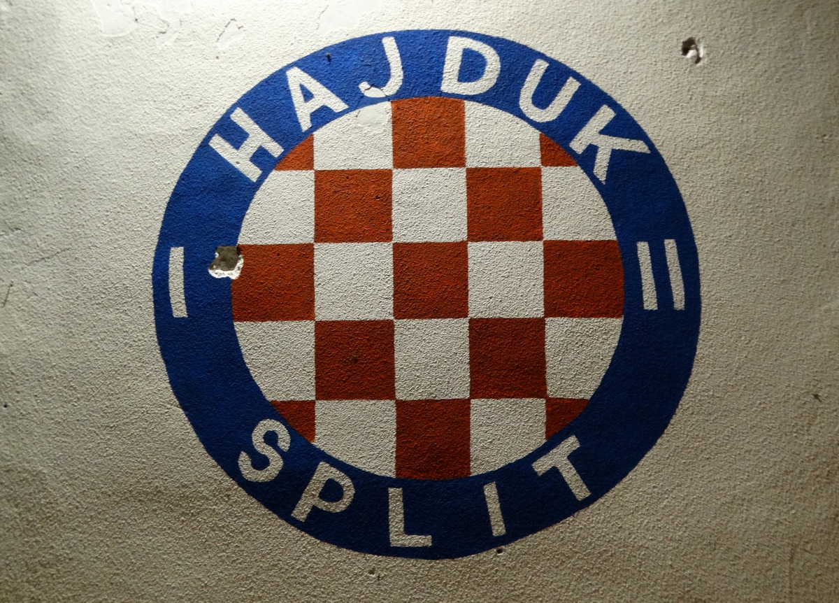 Vukšić zapalio svijeće u znak sjećanja za Vukovar i Škabrnju Vukšić zapalio svijeće u znak sjećanja za Vukovar i Škabrnju