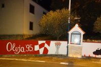 Vukšić zapalio svijeće u znak sjećanja za Vukovar i Škabrnju Vukšić zapalio svijeće u znak sjećanja za Vukovar i Škabrnju