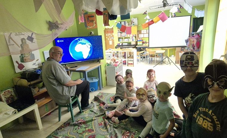 Tjedan svemira u Zadru i Galovcu kroz dječju maštu i igru Tjedan svemira u Zadru i Galovcu kroz dječju maštu i igru