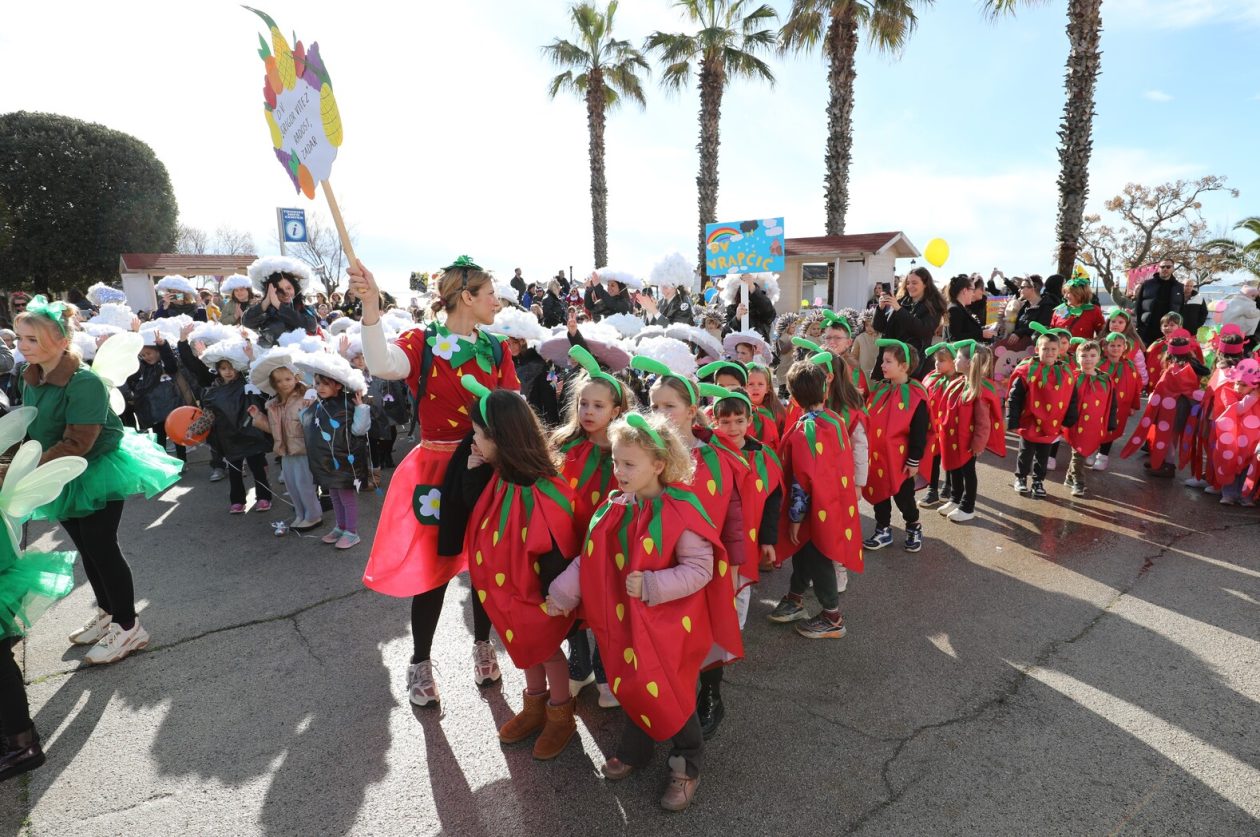 Dječji karnevalić na Viru (5)