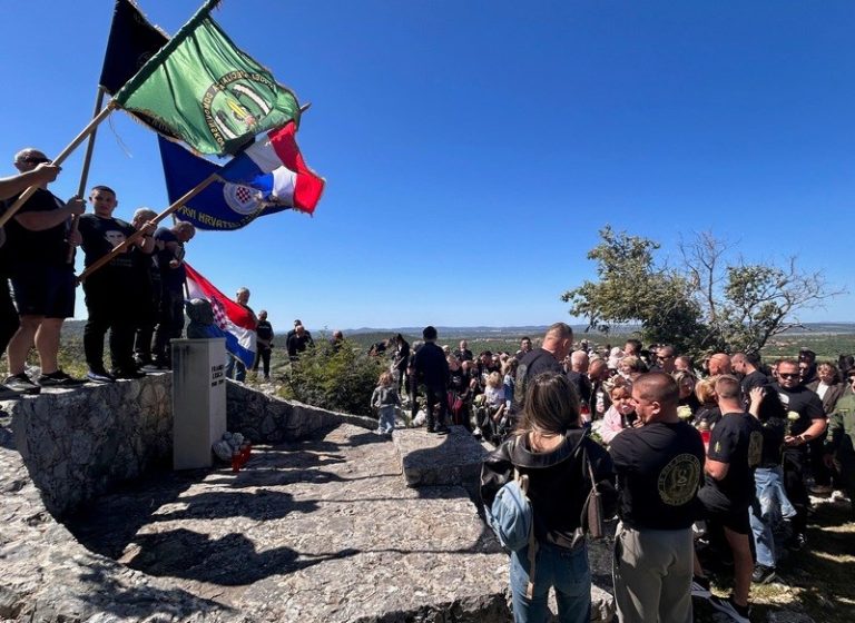 Mimohodom obilježena 35. obljetnica pogibije Franka Lisice Mimohodom obilježena 35. obljetnica pogibije Franka Lisice
