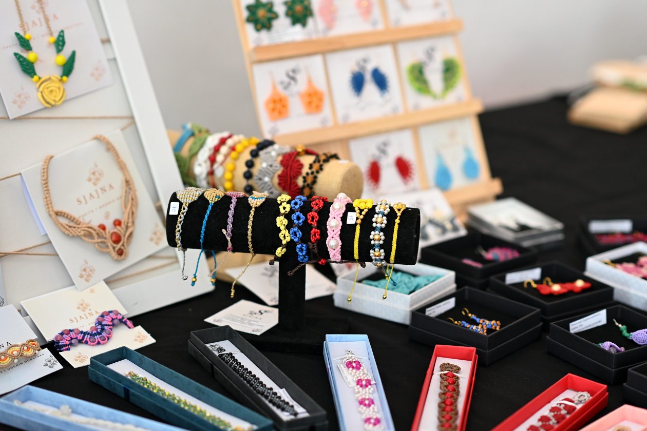 Ljeto na pijaci rukotvorine kreativci