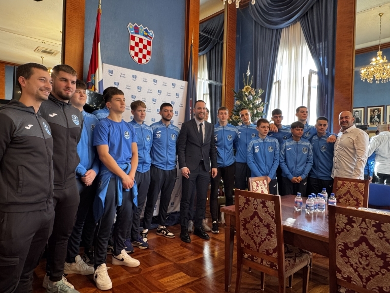 Gradonačelnik Erlić primio rukometaše Zadra Gradonačelnik Erlić primio rukometaše Zadra