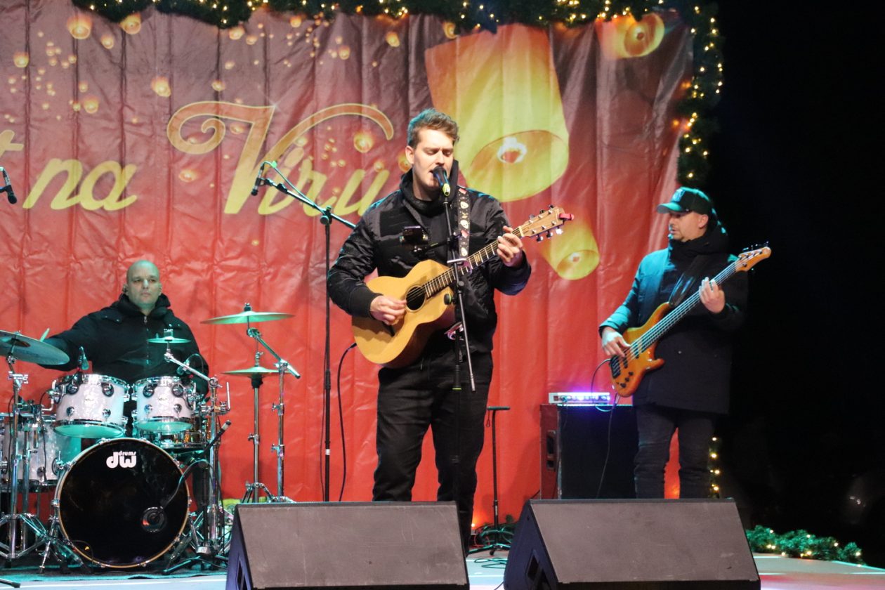 Otvoren Advent u Viru i dječje Božićno selo