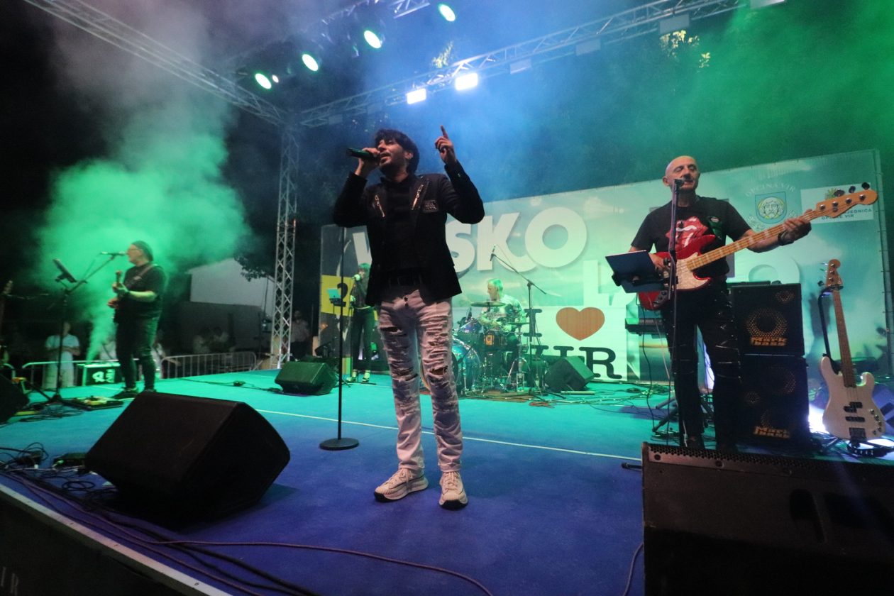 Prvi koncert Davora Borna oduševio publiku na Viru