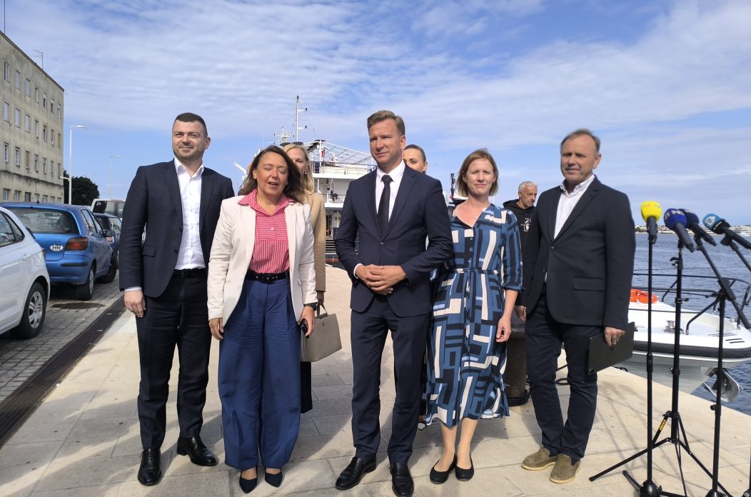 mobilna ljekarna brodica