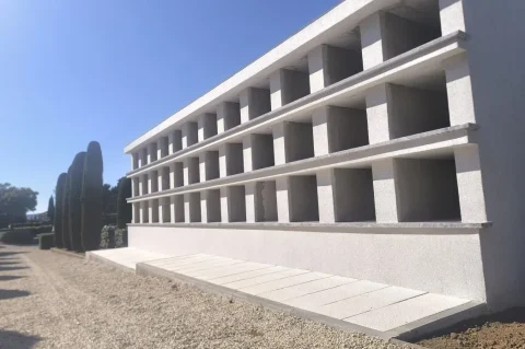 pretinci urne zid nasadi