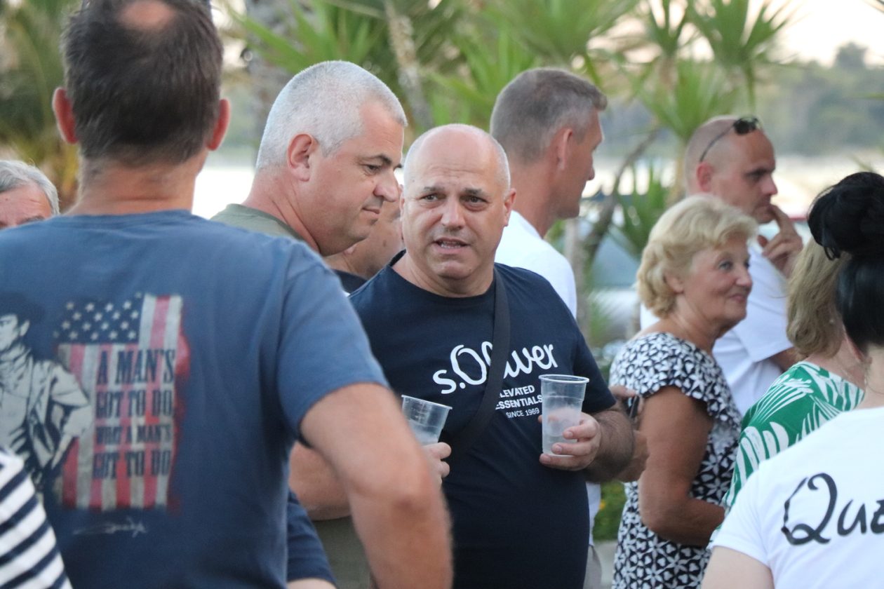 Na Trgu svetoga Jure u Viru održana Ribarska večer