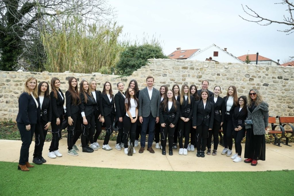 Drustveni dom Nin U novouređenom prostoru Društvenoga doma u Ninu održana je svečana završnica školskog natječaja Zadarske županije