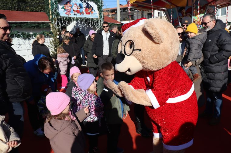 Prvi dječji doček Nove godine u Viru