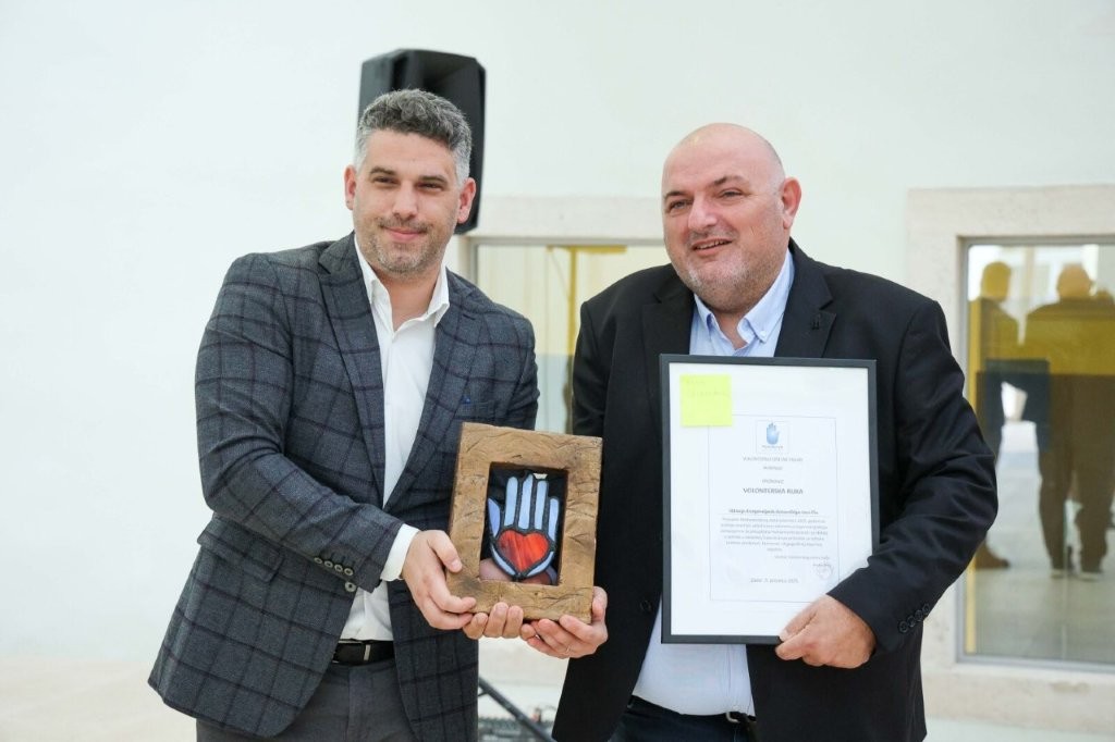 Dujela i Ćurković dodjelili priznanja “Volonterska ruka” 
