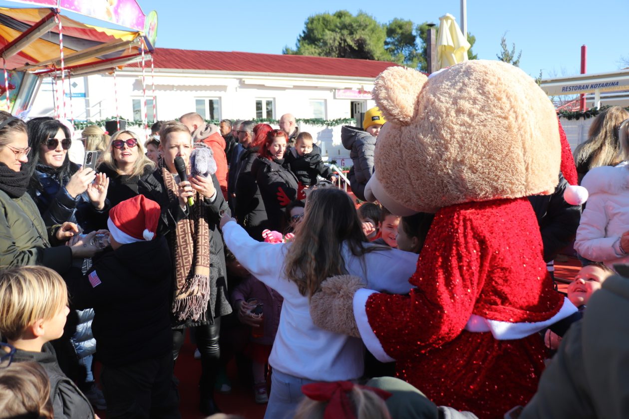 Prvi dječji doček Nove godine u Viru