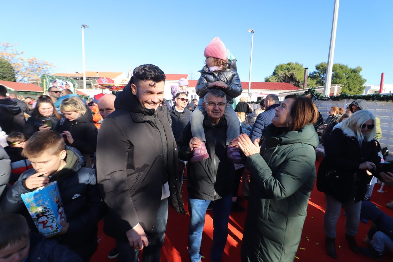 Prvi dječji doček Nove godine u Viru