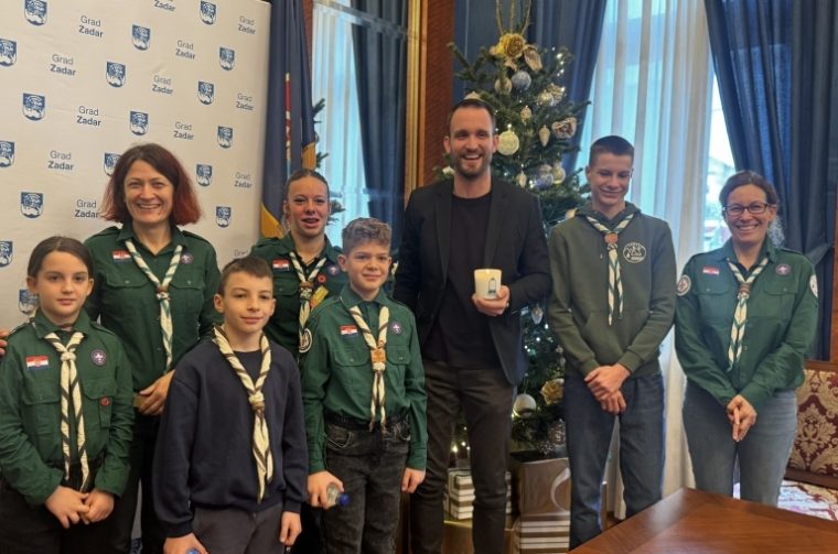 Betlehemsko svjetlo mira stiglo u Gradsku upravu