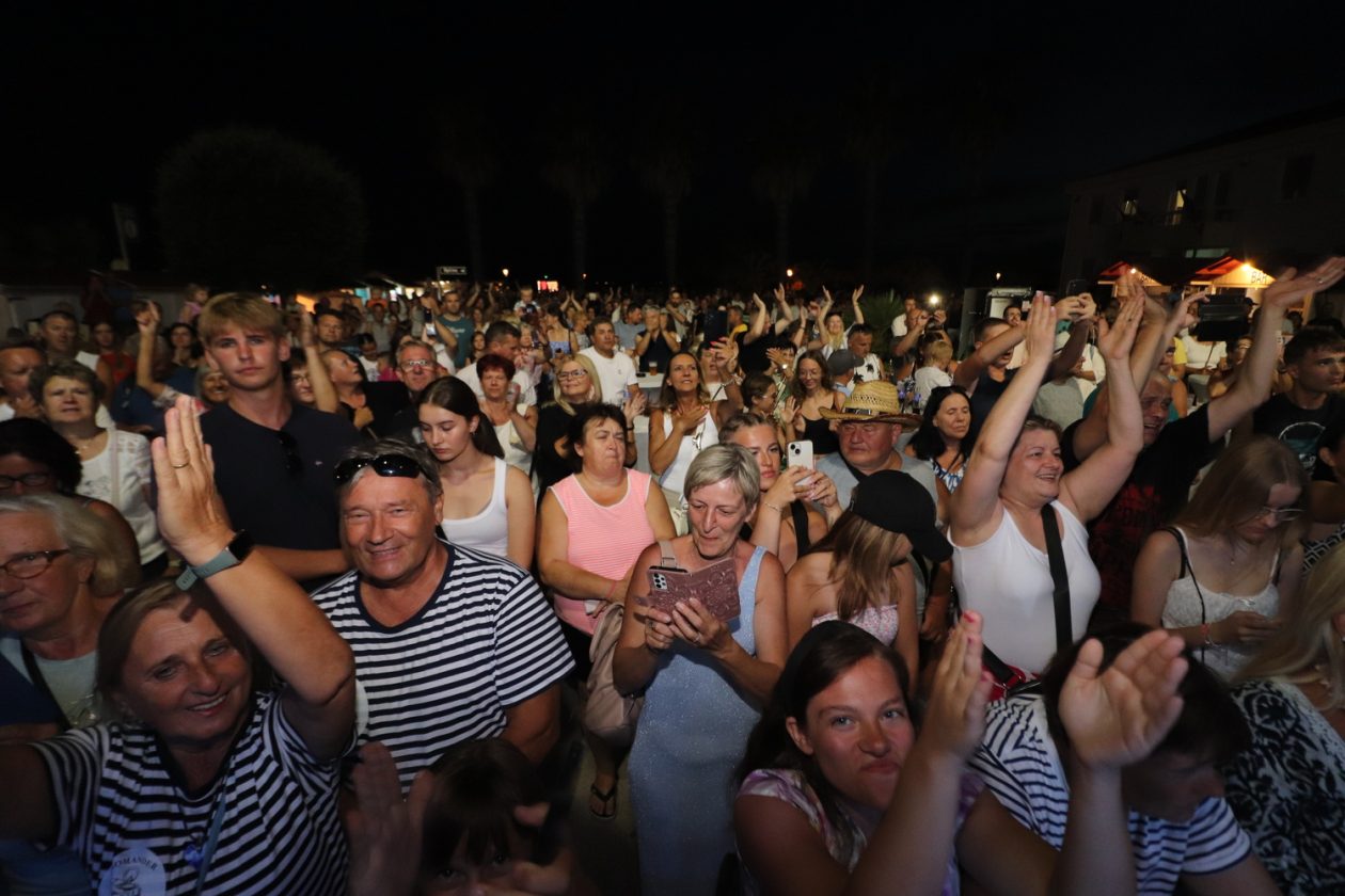 Prvi koncert Davora Borna oduševio publiku na Viru