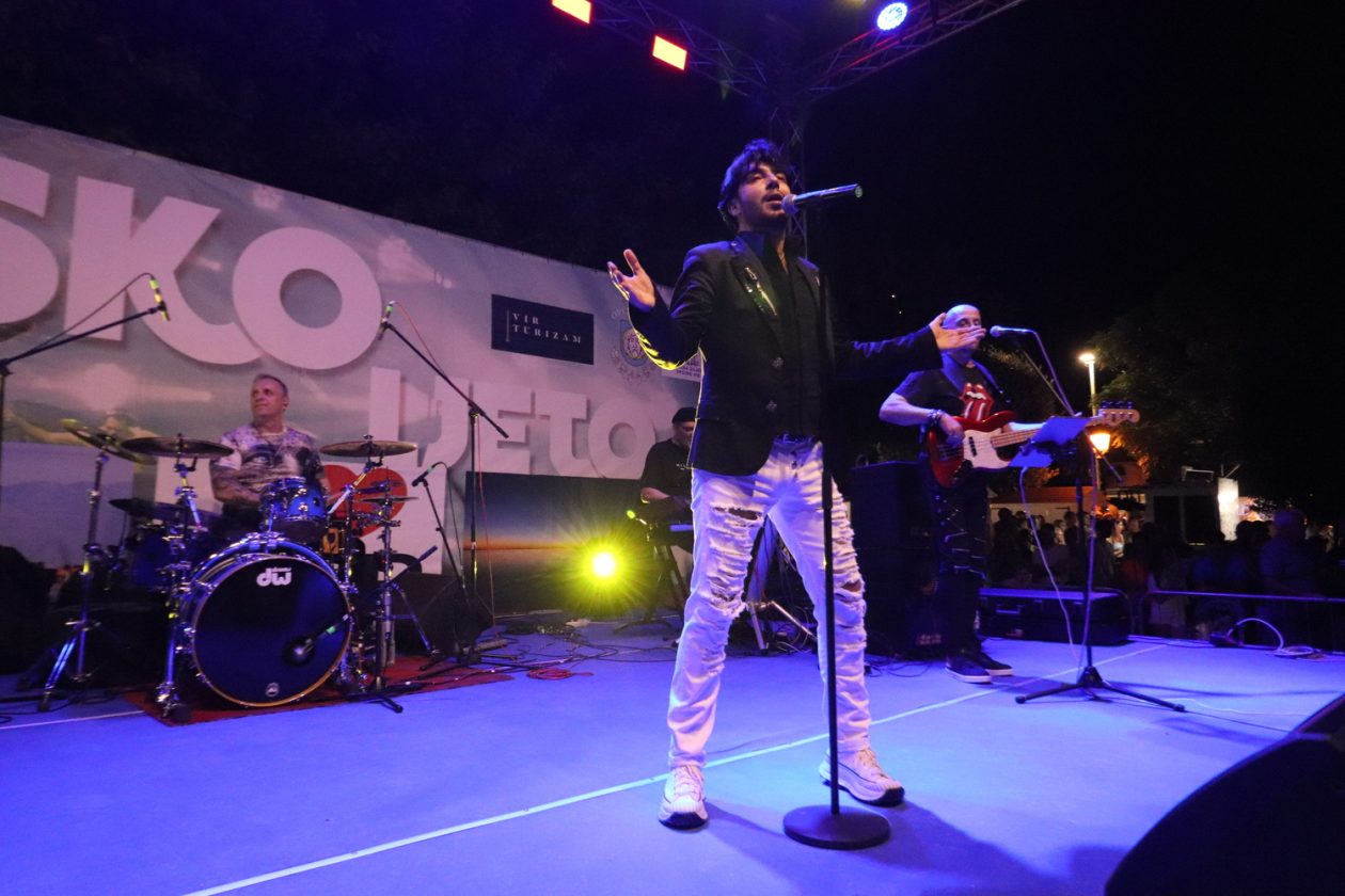 Prvi koncert Davora Borna oduševio publiku na Viru