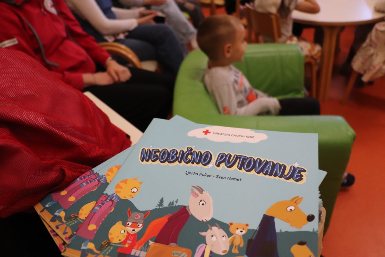 Predstavljena slikovnica Neobično putovanje Hrvatskog Crvenog križa
