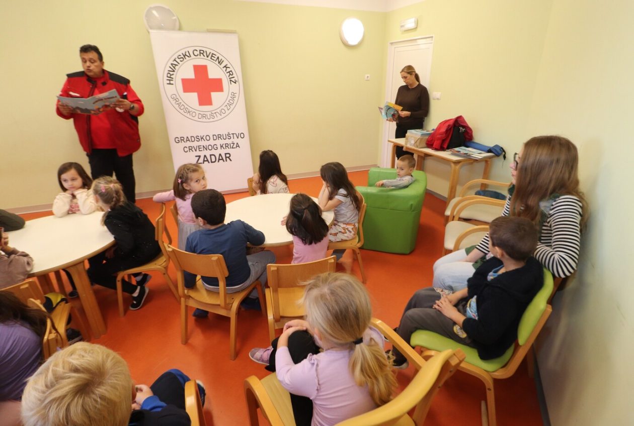 Predstavljena slikovnica Neobično putovanje Hrvatskog Crvenog križa