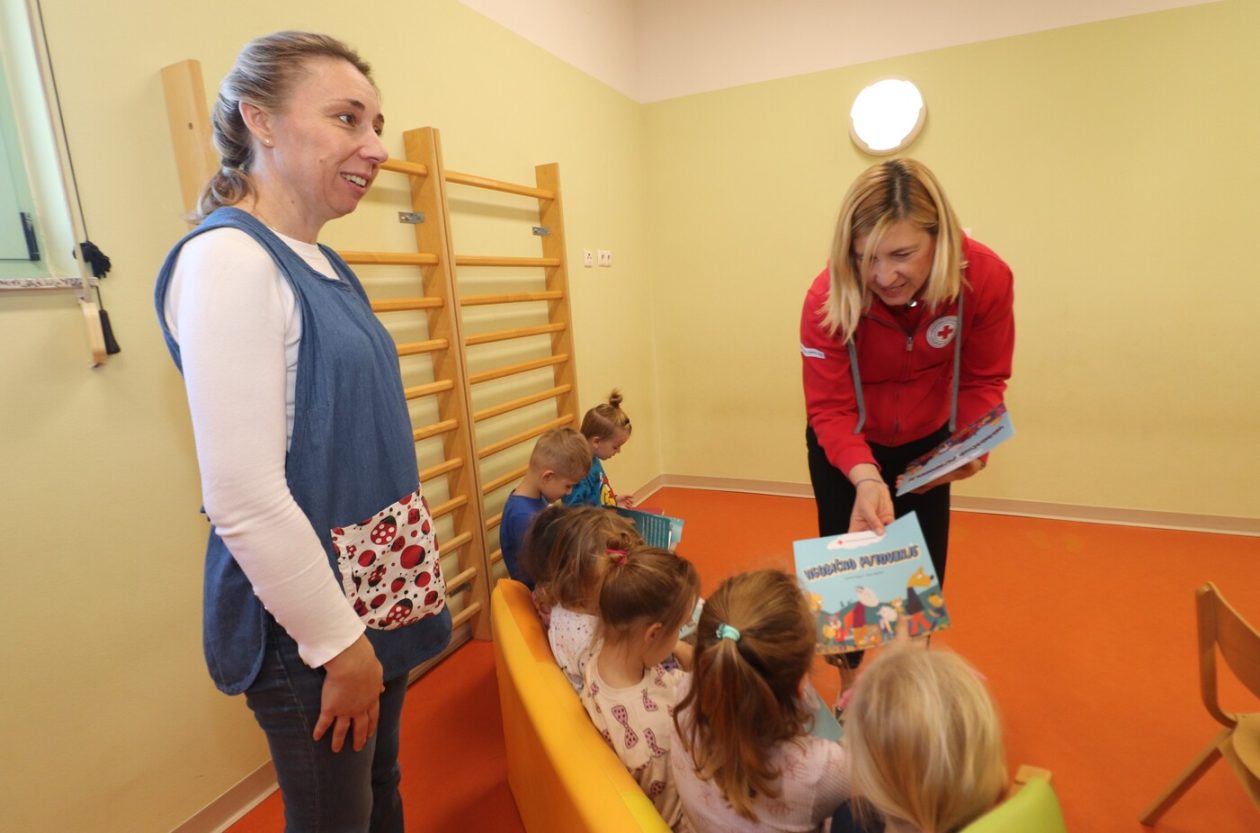 Predstavljena slikovnica Neobično putovanje Hrvatskog Crvenog križa
