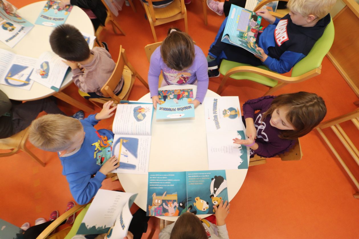 Predstavljena slikovnica Neobično putovanje Hrvatskog Crvenog križa