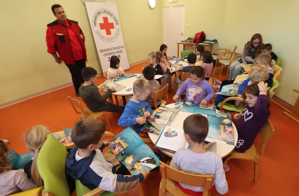 Predstavljena slikovnica Neobično putovanje Hrvatskog Crvenog križa