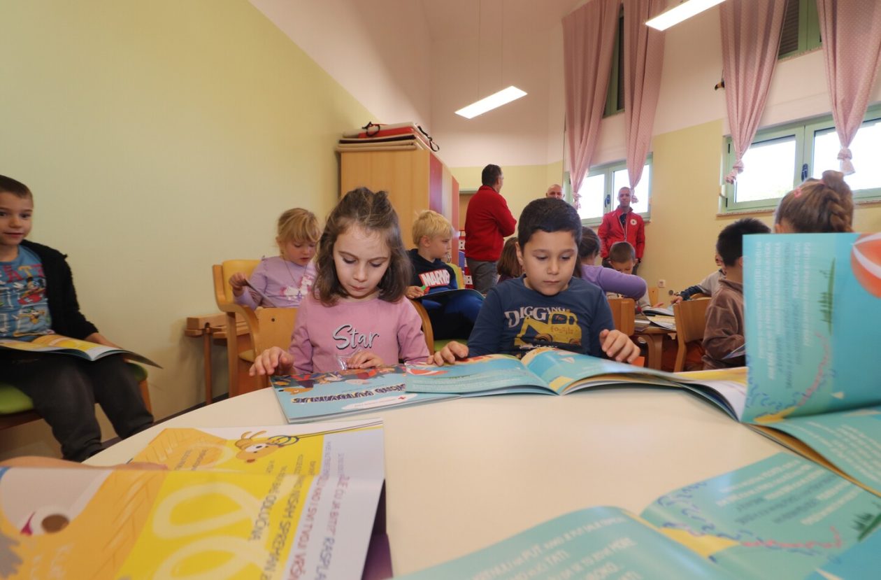 Predstavljena slikovnica Neobično putovanje Hrvatskog Crvenog križa