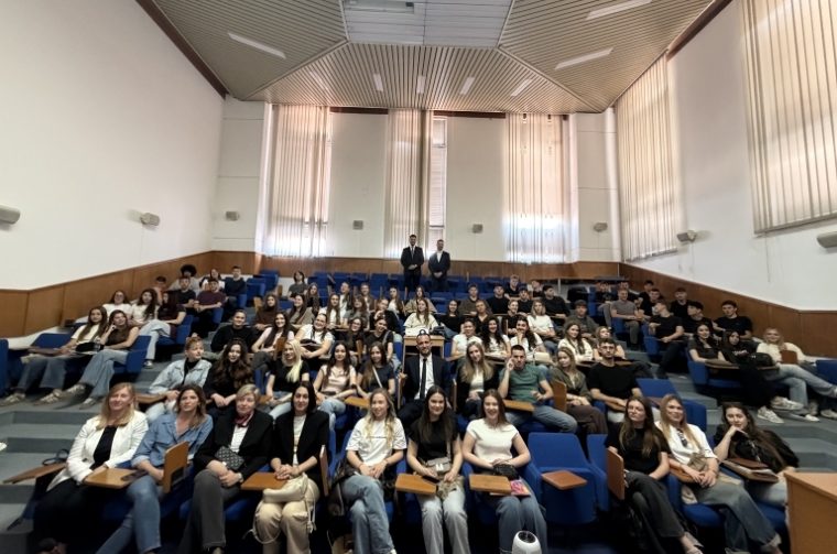 U gradskoj vijećnici zadarski gimnazijalci učili o EU fondovima u okviru projekta “Unija i ja”