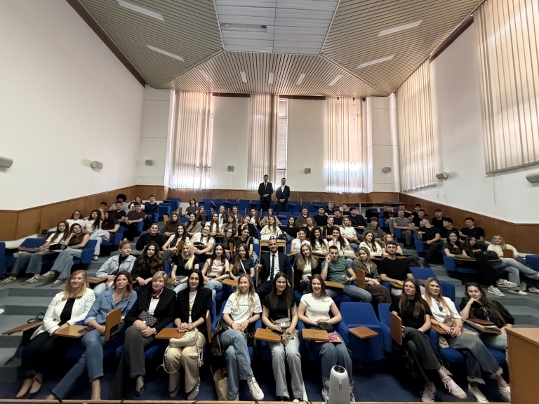 U gradskoj vijećnici zadarski gimnazijalci učili o EU fondovima u okviru projekta “Unija i ja”