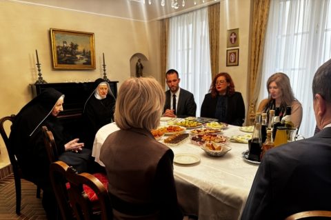 Gradonačelnik Erlić sa suradnicima posjetio benediktinke Gradonačelnik Erlić sa suradnicima posjetio benediktinke