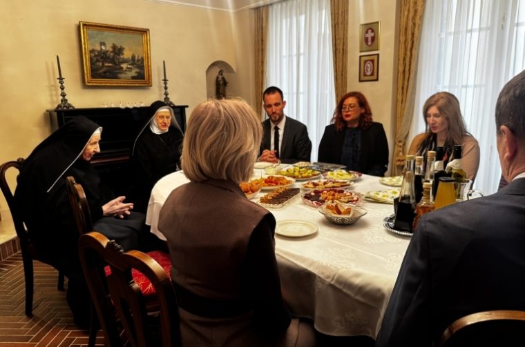 Gradonačelnik Erlić sa suradnicima posjetio benediktinke