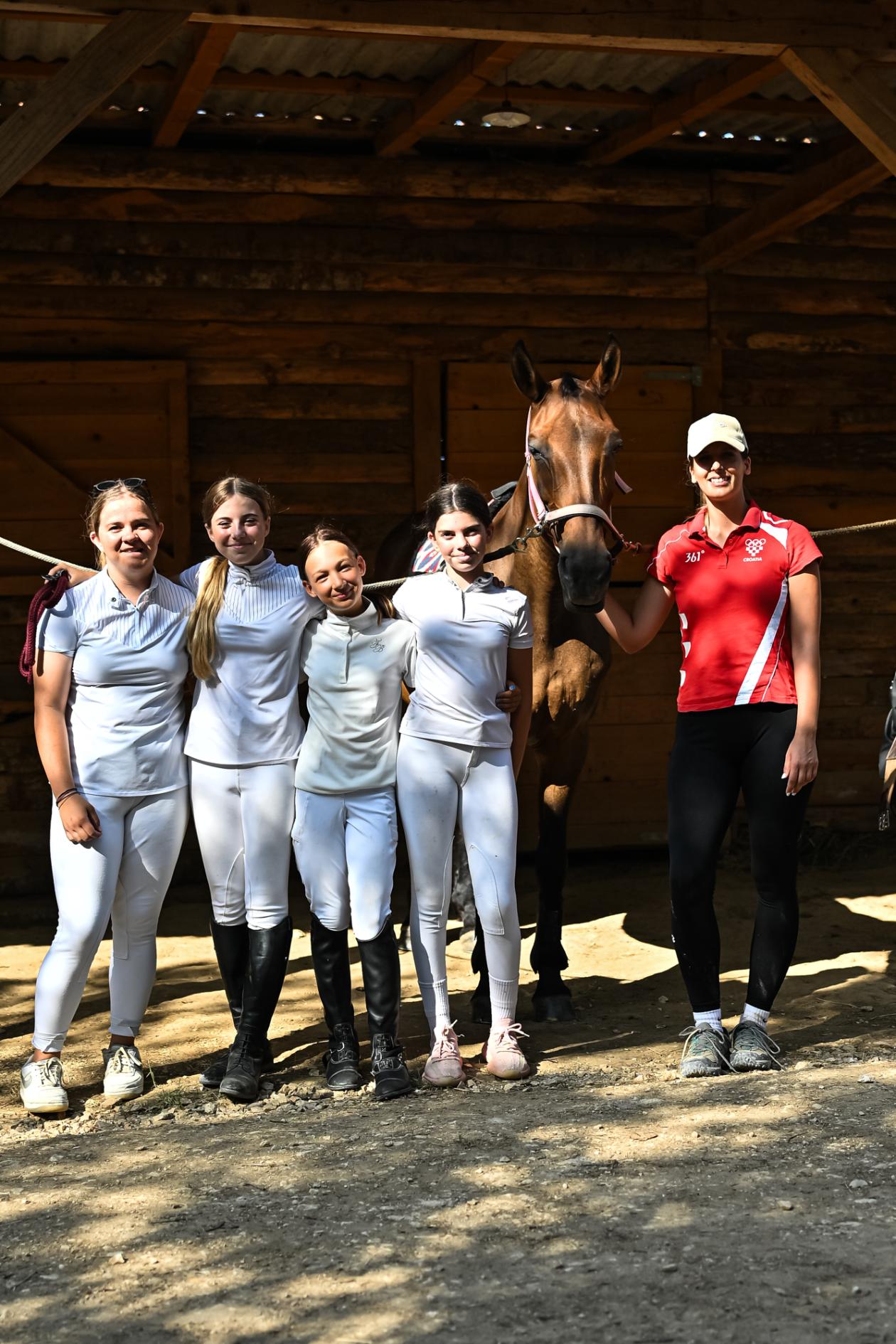 Konjički klub Zadar za Zaratiniće Konjički klub Zadar za Zaratiniće