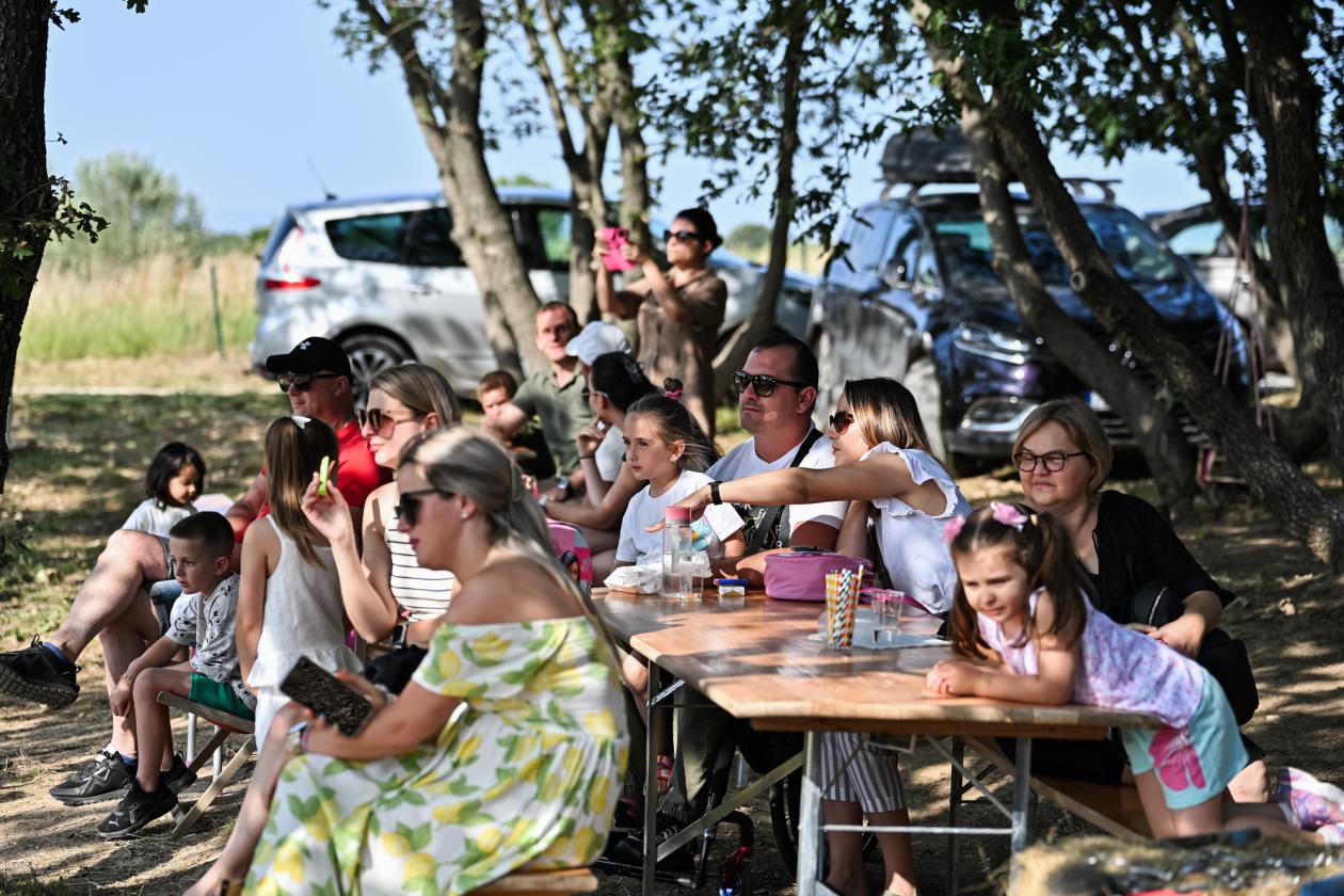 Konjički klub Zadar za Zaratiniće Konjički klub Zadar za Zaratiniće