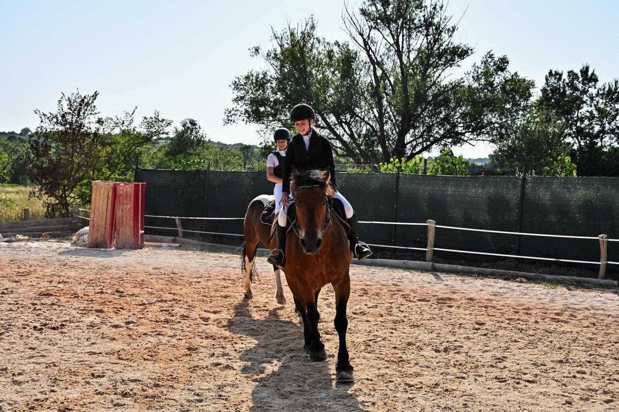 Konjički klub Zadar za Zaratiniće Konjički klub Zadar za Zaratiniće