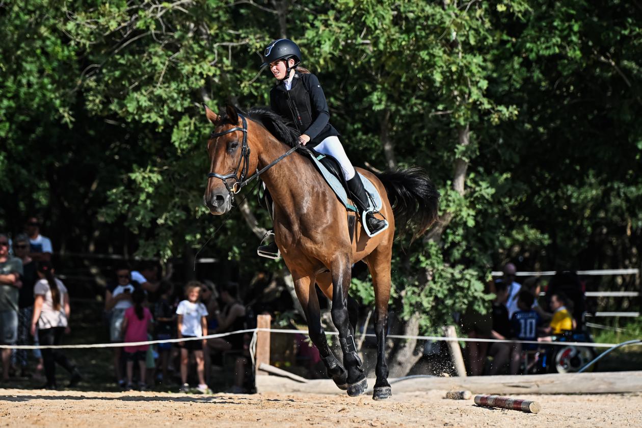 Konjički klub Zadar za Zaratiniće Konjički klub Zadar za Zaratiniće