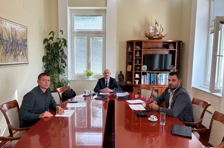 Ivan Dabo i Robert Blažinović na sastanku