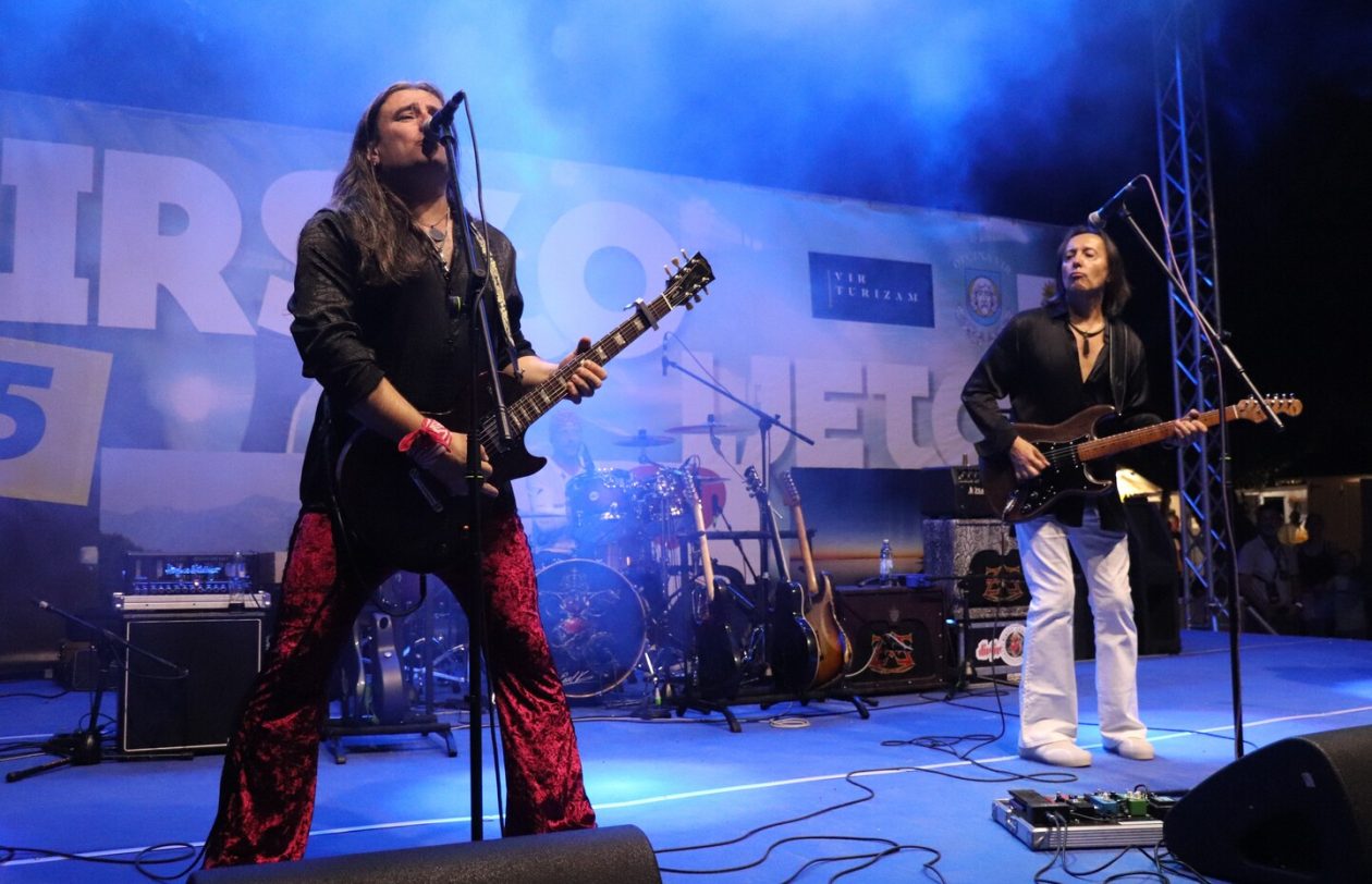 Koncert Divljih Jagoda na Viru (16)