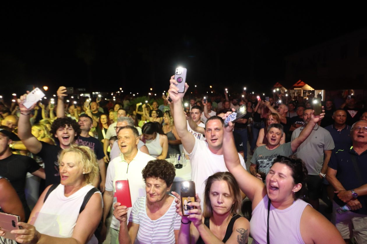 Koncert Divljih Jagoda na Viru (32)