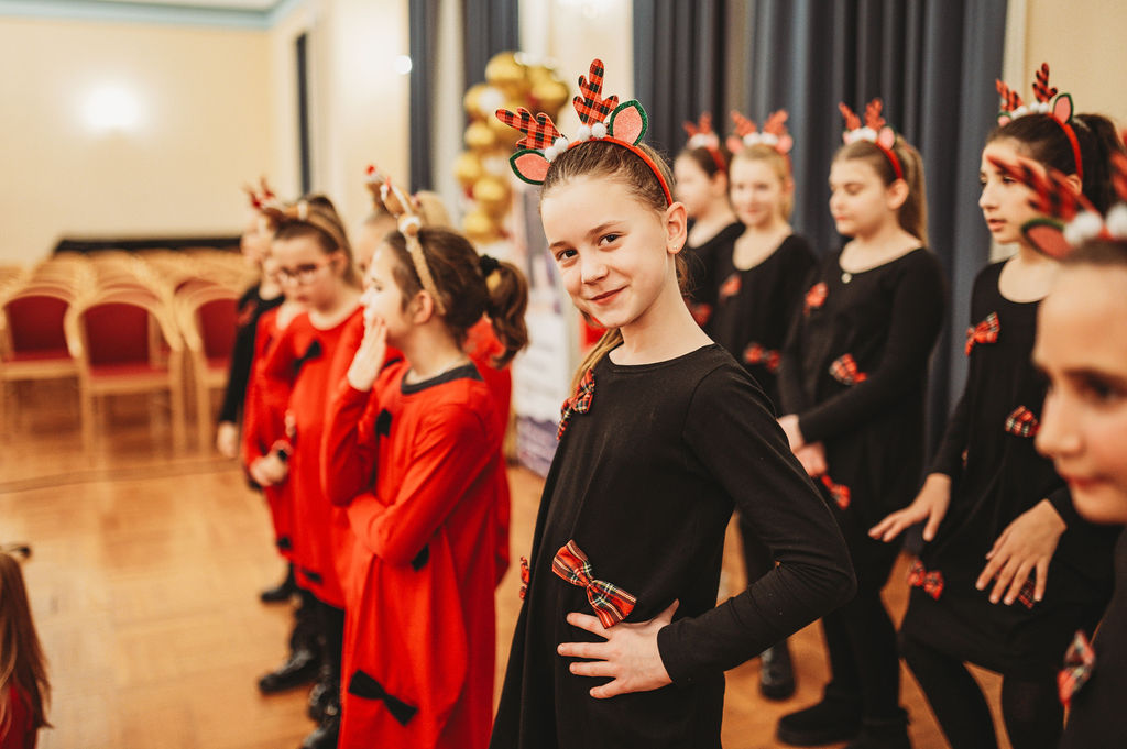 Glazbeni studio Libreto priredio humanitarni koncert Čarobni zvuci Božića Glazbeni studio Libreto priredio humanitarni koncert Čarobni zvuci Božića